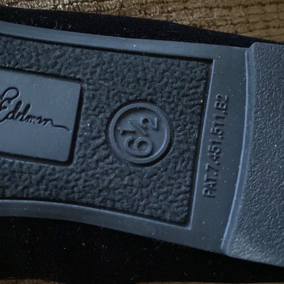 Black studded, Libby Edelman, velvet, ballet flat. Removable ribbon ankle strap. - Picture 6 of 7